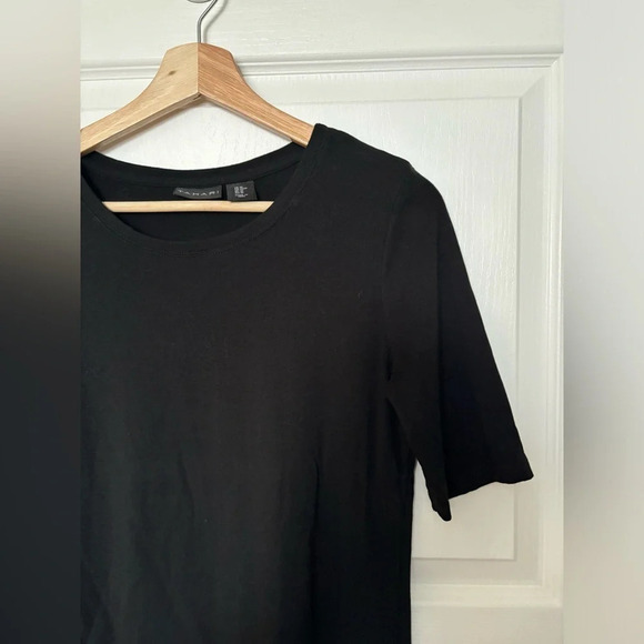 TAHARI  Basic T-Shirt - Picture 2 of 4